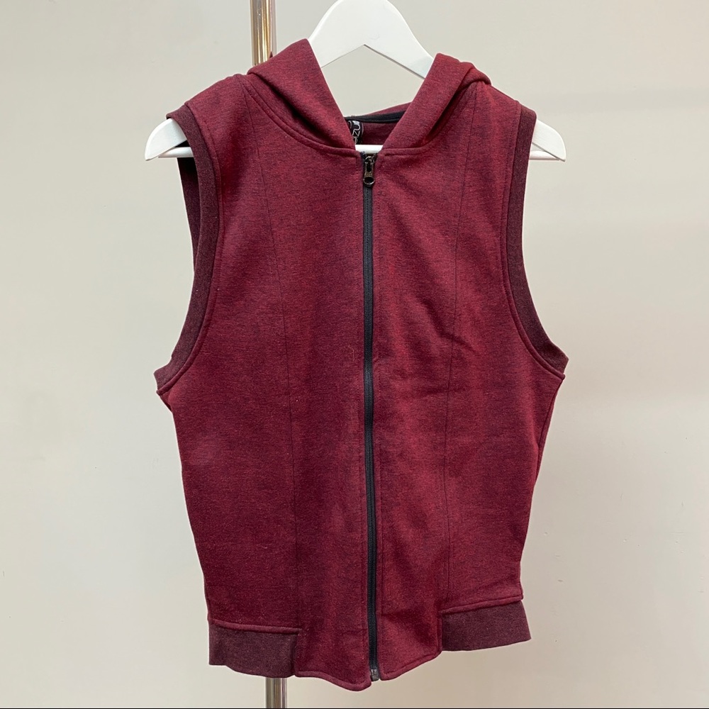 Onzie Sleeveless Zip Hoodie NWT